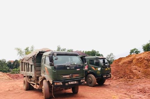Bắt quả tang vụ 'xẻ thịt' đồi Bùng Beng, Sóc Sơn