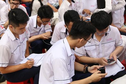 Không bắt buộc tất cả học sinh phải có điện thoại để phục vụ học tập