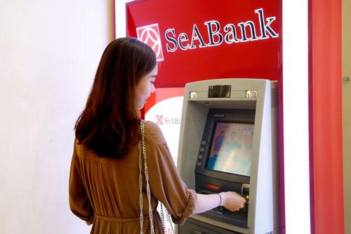 Các ngân hàng ráo riết chuyển đổi thẻ từ sang thẻ chip