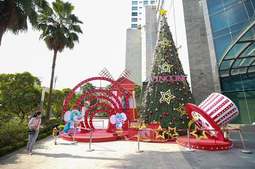 Không khí Giáng sinh ngập tràn Hà Nội