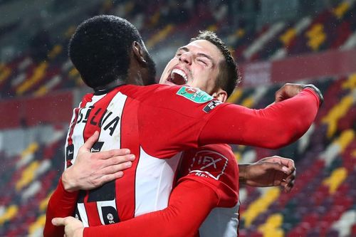 Brentford tạo cột mốc ấn tượng khi vào bán kết League Cup