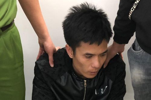 Tạm giữ thanh niên tàng trữ súng K54