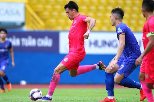 HLV Phan Thanh Hùng có chiến thắng sau khi ký 3 năm với Bình Dương