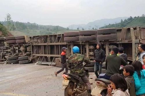 Tai nạn giao thông mới nhất hôm nay 23/12: Đâm xe vào gốc cây, người phụ nữ tử vong thương tâm trên đường đi lễ chùa