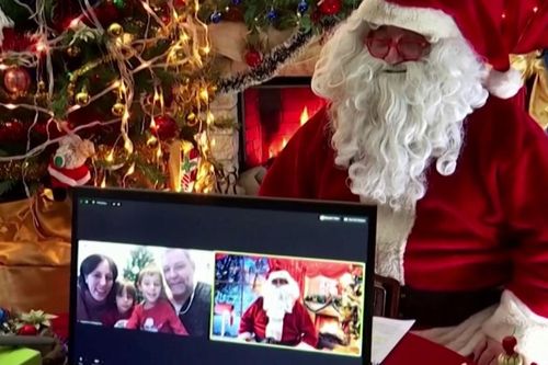Giữa dịch Covid-19, ông già Noel mang đến niềm vui cho trẻ em như thế nào?