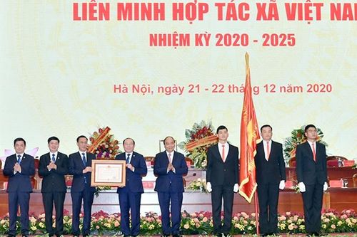 Thủ tướng Nguyễn Xuân Phúc: Con đường hiệu quả nhất cải thiện cuộc sống hàng triệu hộ dân