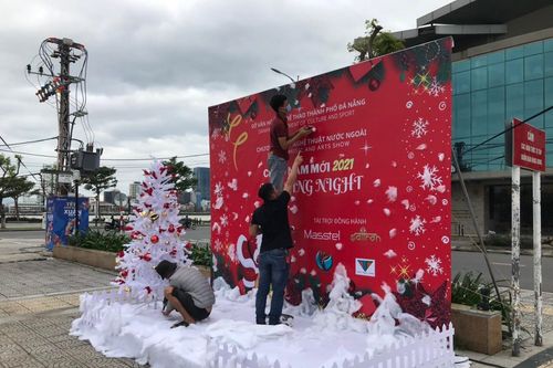 Chương trình nghệ thuật nước ngoài 'Chào năm mới 2021 - Amazing night'