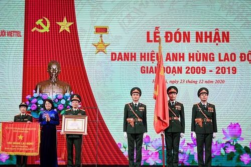 Viettel Networks nhận danh hiệu Anh hùng Lao động