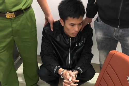 Tạm giữ thanh niên tàng trữ ma túy và súng K54