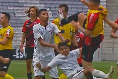 Đánh nhau ở trận chung kết U17 Brazil, 9 cầu thủ bị tước quyền thi đấu
