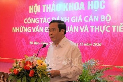 Khắc phục hạn chế trong đánh giá cán bộ