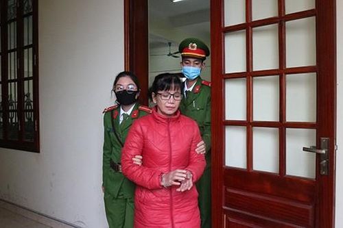 Lừa 'chạy' việc vào ngành Y tế, ra tòa 'nữ quái' khai báo quanh co