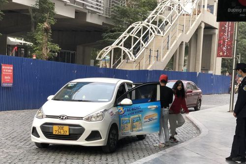 Đi xe công nghệ đắt hơn taxi