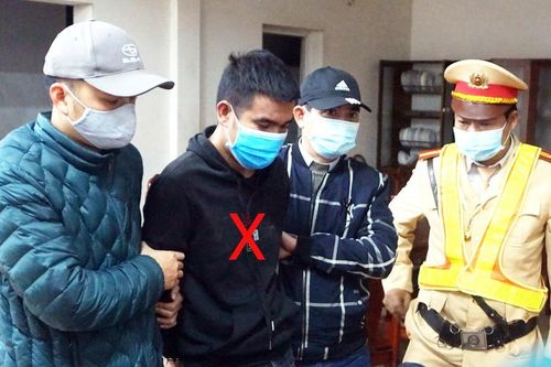 Bắt đối tượng trốn truy nã trong xe tải trên cao tốc