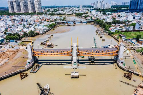 Siêu dự án chống ngập ách tắc, 3.800 lít dầu thủy lực bốc hơi