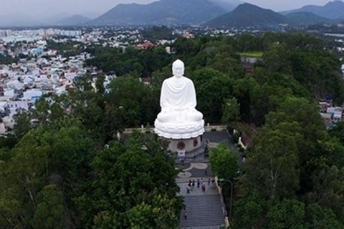 Khám phá vẻ đẹp 3 ngôi chùa nổi tiếng ở Nha Trang