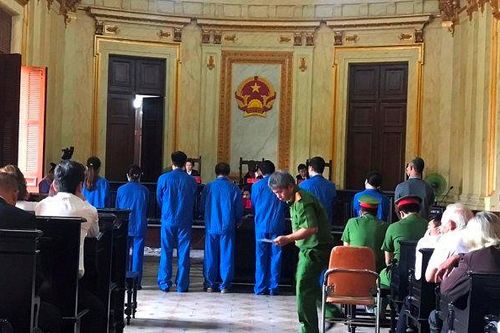 Cựu Chủ tịch Petroland lĩnh 7 năm tù vì chi khống hơn 50,6 tỷ đồng tiền quà cáp