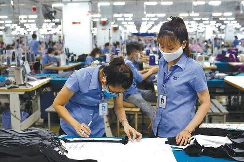 Ổn định vĩ mô - mảnh đất để chăm bón lòng tin thị trường