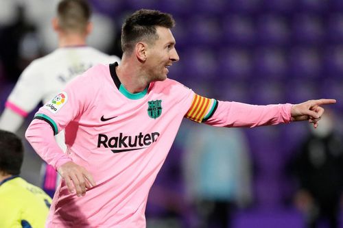 Messi vượt Pele: Giữa yêu đương và giận hờn