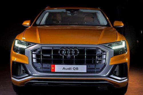 Dòng xe cơ bắp Audi Q8 quattro ra mắt khách hàng Việt