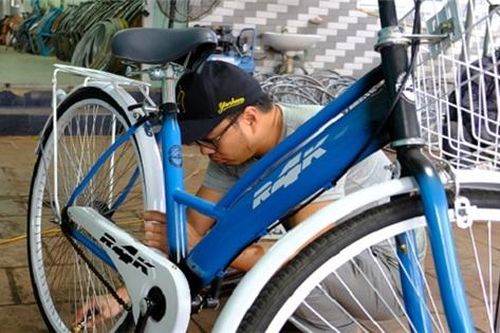 Hành trình hồi sinh những chiếc xe đạp cũ