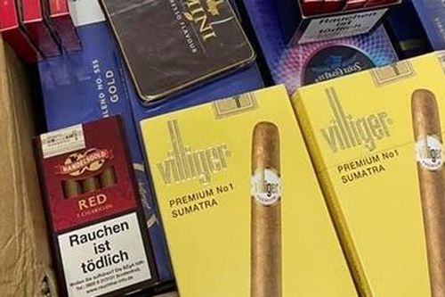 Phát hiện thuốc lá và xì gà lậu trong siêu thị mini ở Đà Nẵng