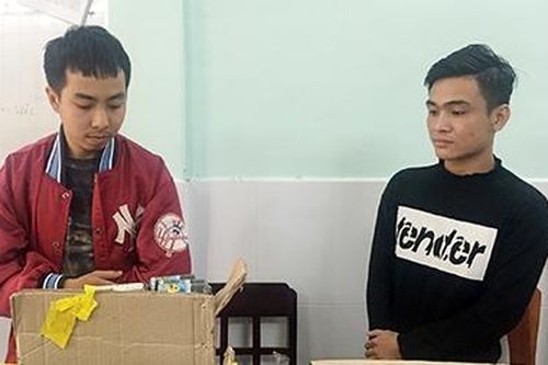 Bắt vụ buôn bán số lượng lớn máy hút thuốc lá điện tử