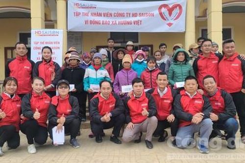 Trao 357 triệu đồng ở vùng lũ miền núi Quảng Trị