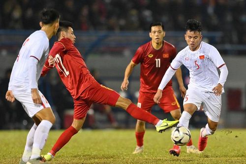 Đội tuyển Việt Nam thắng kịch tính U22 Việt Nam