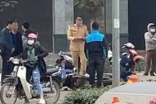 Hà Nội: Tông vào gốc cây khi đi lễ chùa lúc rạng sáng, người phụ nữ tử vong thương tâm
