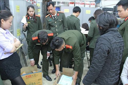 Bắt giữ đối tượng mua bán hóa đơn giá trị gia tăng trái phép