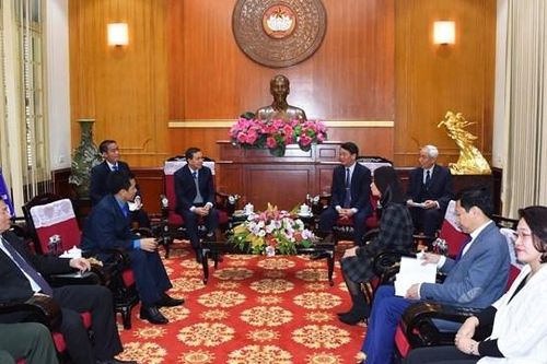 Đoàn kết, tương trợ lẫn nhau trong gian khó