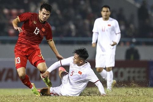 Cầu thủ U22 chơi máu lửa trước đội hình B tuyển Việt Nam