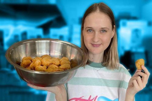 Người mẫu lập kỷ lục ăn nhiều gà chiên nhất trong một phút