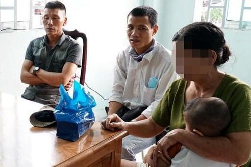 Tài xế xe ôm trả 360 triệu cho người đánh rơi