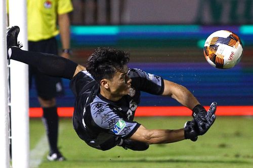 Bùi Tiến Dũng đặt mục tiêu bắt chính ở mùa giải 2021