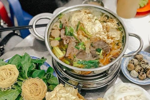 Ăn gì ở đường Cách Mạng Tháng Tám?
