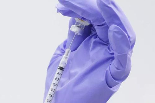 Pháp phê chuẩn lưu hành vaccine chống Covid-19 của Pfizer/BioNTech