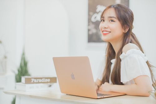 FPT Shop bất ngờ giao MacBook M1 chính hãng cho khách hàng