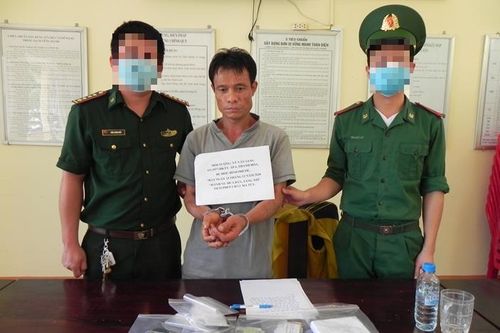 Bắt đối tượng mua bán trái phép chất ma túy
