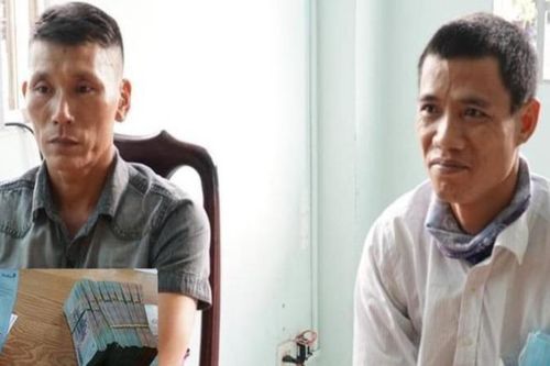 Nhặt được 360 triệu đồng trong bọc nilon, tìm người trả lại