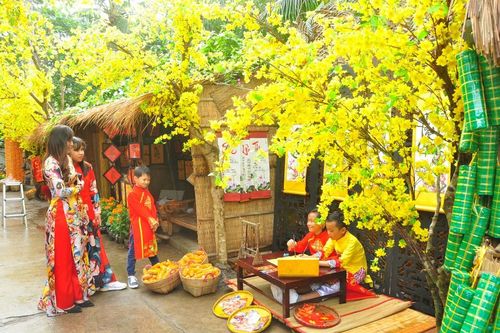 Rộn ràng sắc xuân ở trung tâm vùng sông nước miền Tây