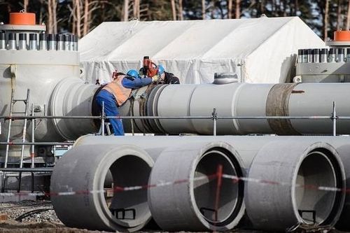 Điện Kremlin coi các lệnh trừng phạt của Mỹ đối với Nord Stream 2 là biểu hiện của chiến tranh hỗn hợp