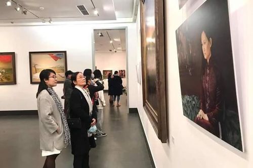 Trưng bày 120 tác phẩm hội họa của họa sĩ Lê Huy Tiếp