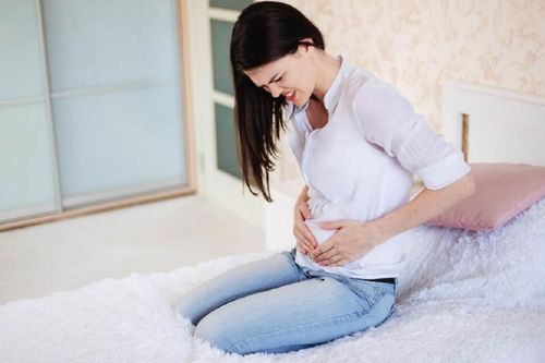 Đưa vợ đi khám phụ khoa, chồng chết lặng khi biết người vợ chung chăn chung gối nhiều năm qua là đàn ông