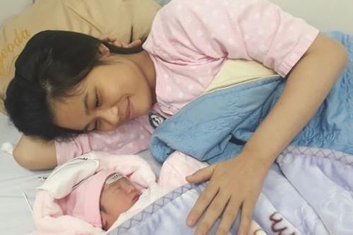Sản phụ bị 'thiểu ối' vẫn 'mẹ tròn con vuông' nhờ được truyền ối