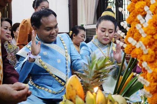 Độc đáo phong tục cưới xin của người Lào, cô dâu chú rể động phòng ở nhà gái