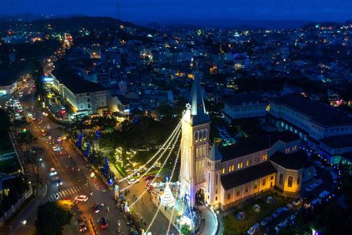 Chiêm ngưỡng Nhà thờ Con Gà nhân 100 năm Giáo xứ Chính tòa Đà Lạt