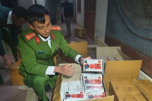 Bắt giữ lô hàng lậu trị giá khoảng 200 triệu đồng