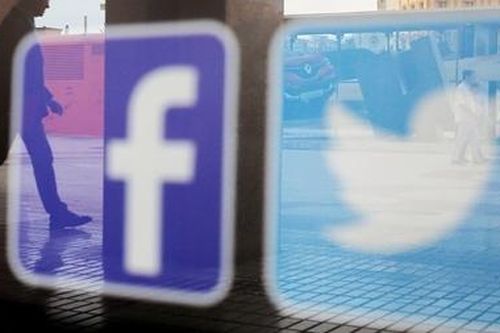 Nga ra dự luật có thể cấm Facebook, YouTube